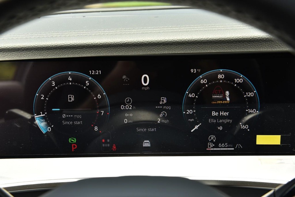 Volkswagen Tiguan Vehicle Full-screen Gallery Image 12