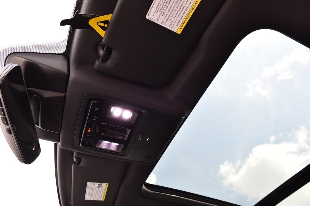 Volkswagen Tiguan Vehicle Full-screen Gallery Image 21