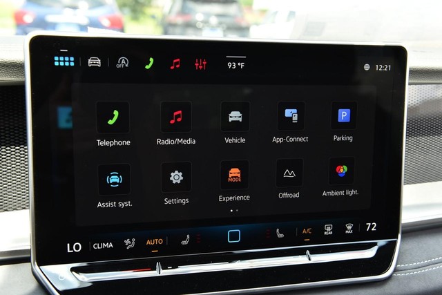 Volkswagen Tiguan Vehicle Image 15
