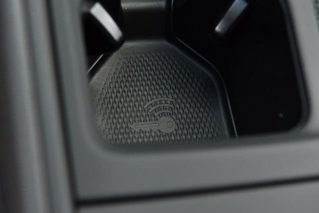 Volkswagen Tiguan Vehicle Image 16