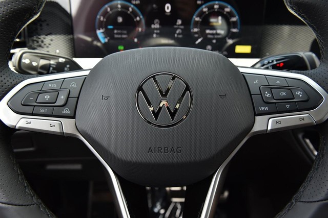 Volkswagen Tiguan Vehicle Image 18