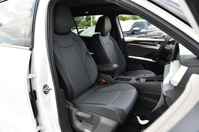 Volkswagen Tiguan Vehicle Image 20