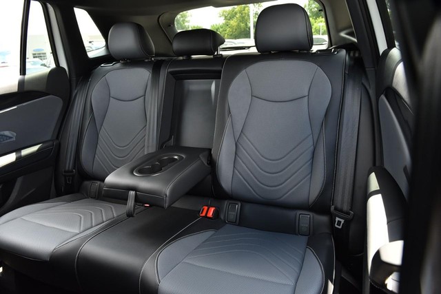 Volkswagen Tiguan Vehicle Image 22