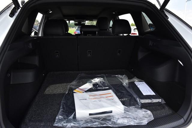 Volkswagen Tiguan Vehicle Image 25
