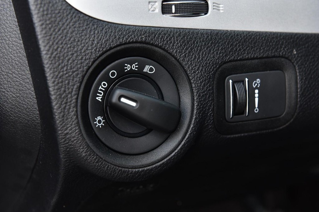 Dodge Journey Vehicle Full-screen Gallery Image 9