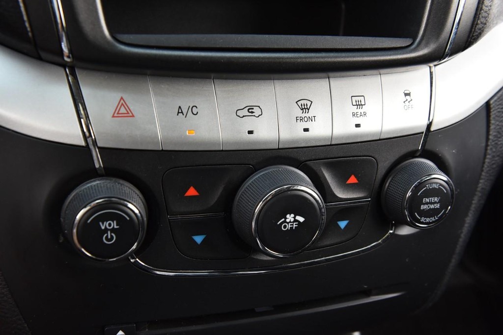 Dodge Journey Vehicle Full-screen Gallery Image 14