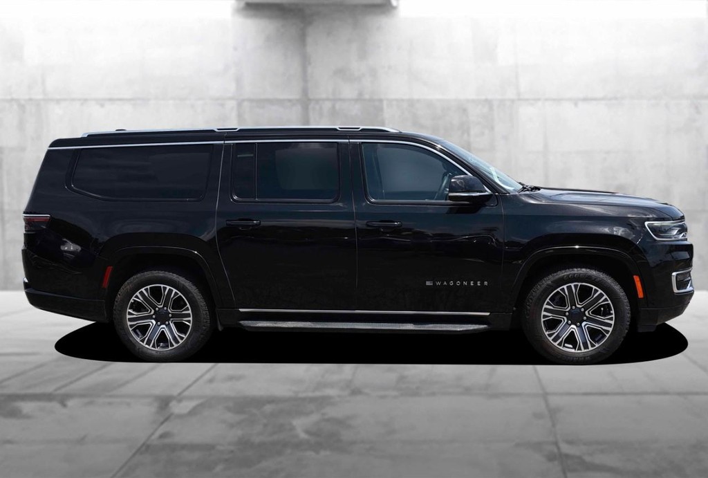 Jeep Wagoneer L Vehicle Full-screen Gallery Image 5