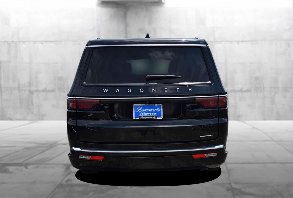 Jeep Wagoneer L Vehicle Full-screen Gallery Image 6