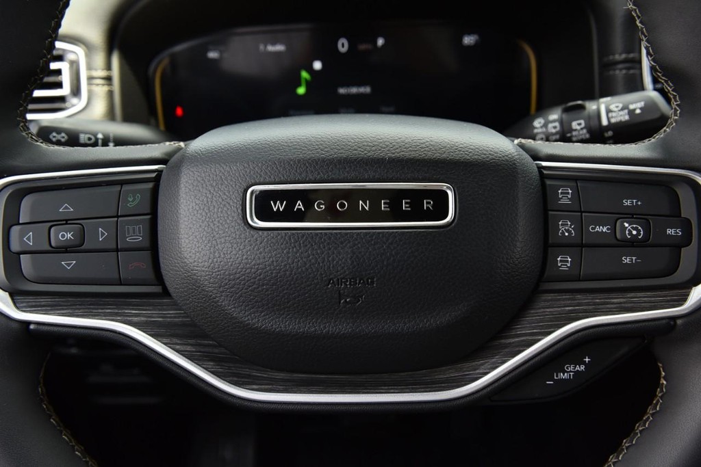 Jeep Wagoneer L Vehicle Full-screen Gallery Image 21