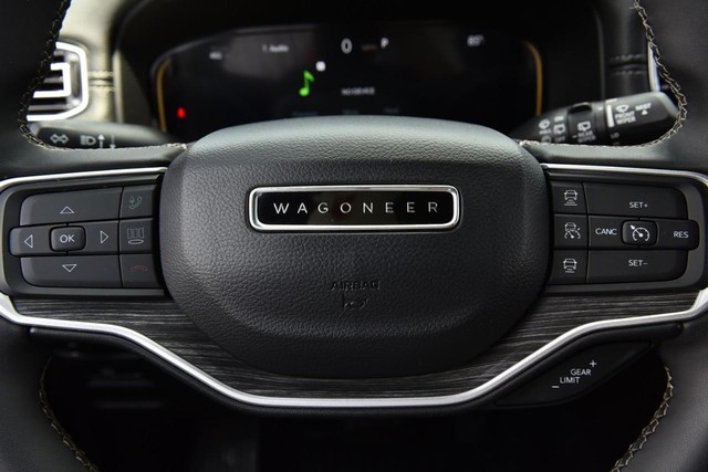 Jeep Wagoneer L Vehicle Image 21