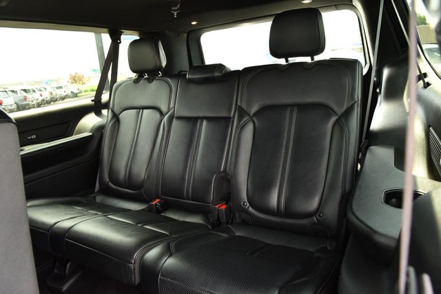 Jeep Wagoneer L Vehicle Image 27