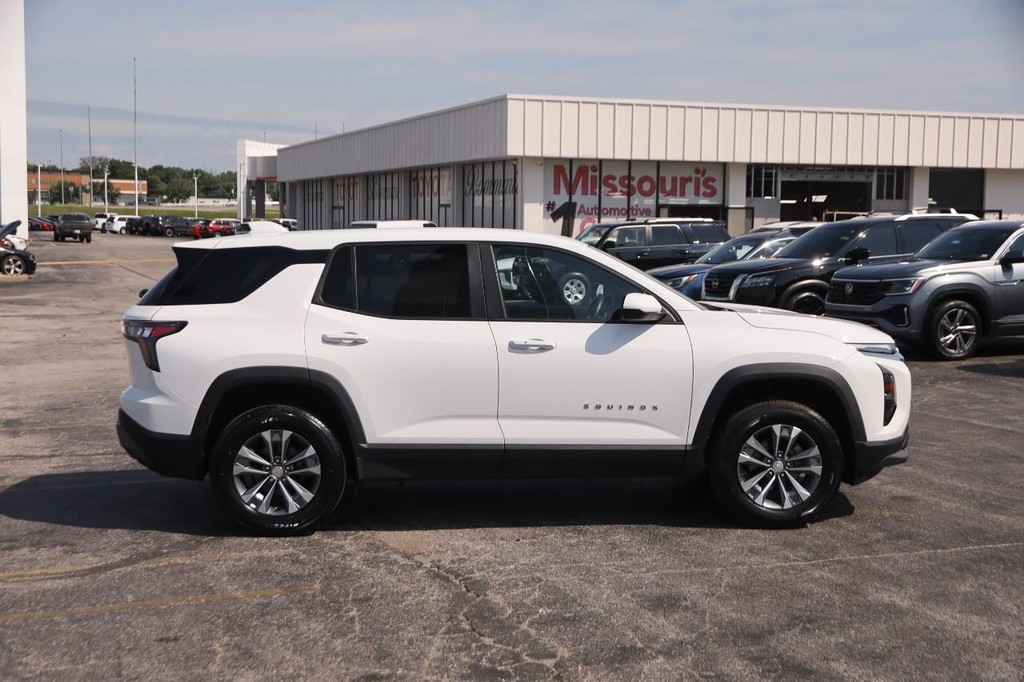 Chevrolet Equinox Vehicle Full-screen Gallery Image 5