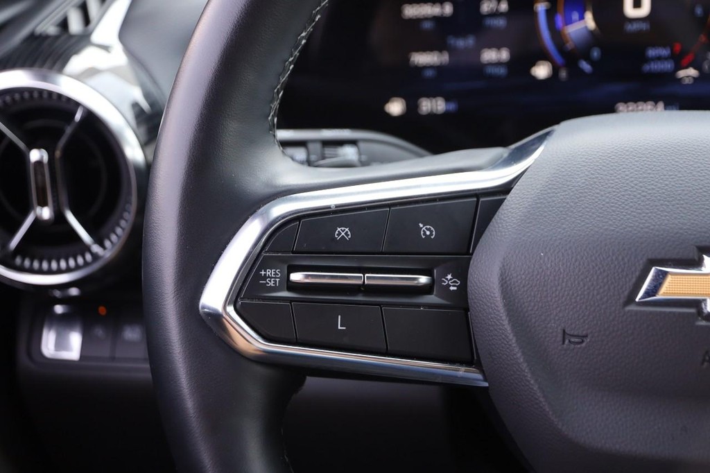 Chevrolet Equinox Vehicle Full-screen Gallery Image 11