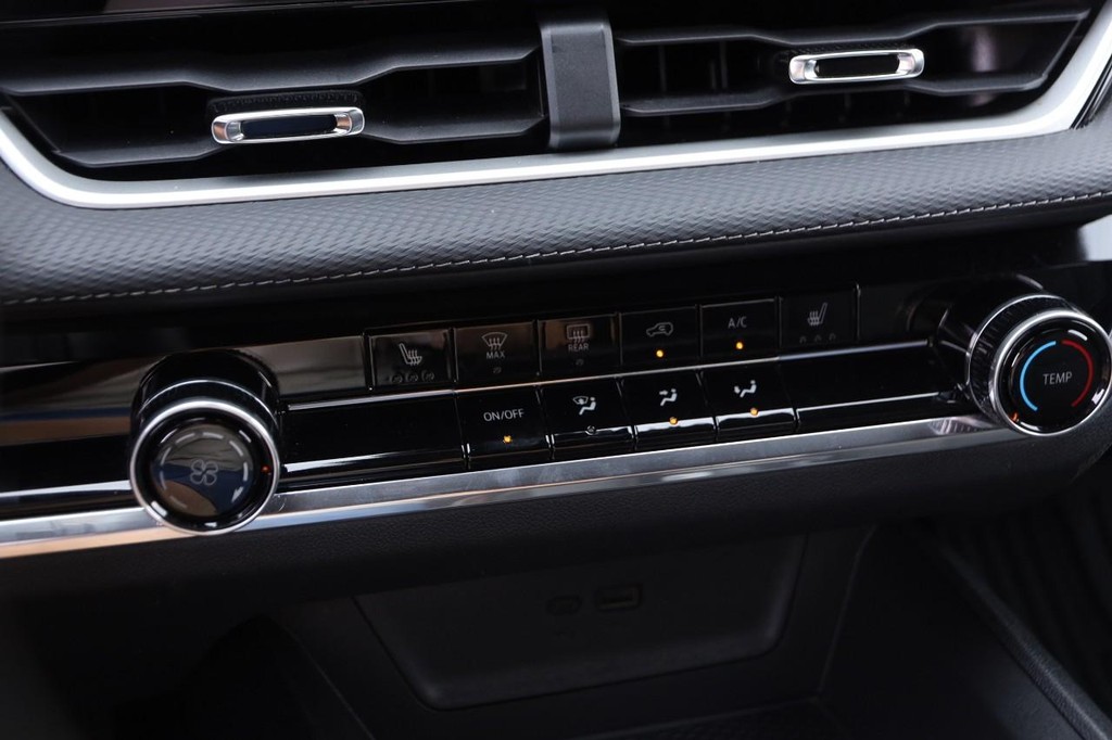 Chevrolet Equinox Vehicle Full-screen Gallery Image 16