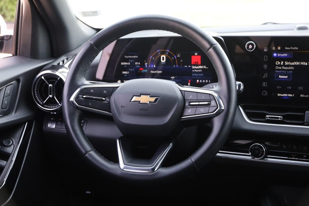 Chevrolet Equinox Vehicle Full-screen Gallery Image 20