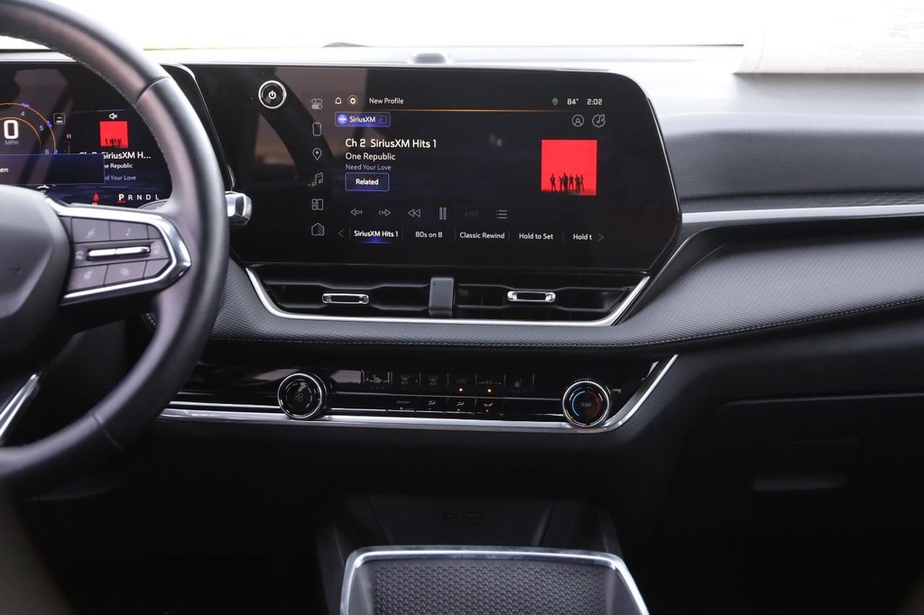 Chevrolet Equinox Vehicle Full-screen Gallery Image 21
