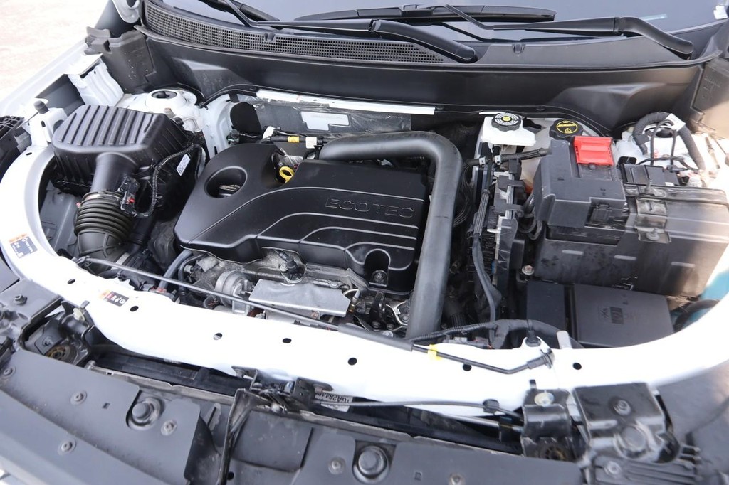 Chevrolet Equinox Vehicle Full-screen Gallery Image 24