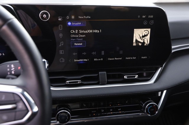 Chevrolet Equinox Vehicle Image 15