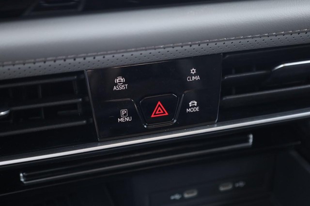 Volkswagen Atlas Vehicle Image 16