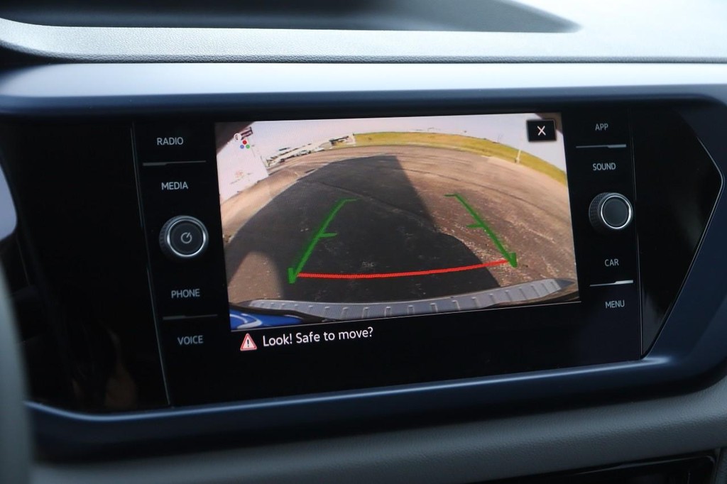 Volkswagen Taos Vehicle Full-screen Gallery Image 15