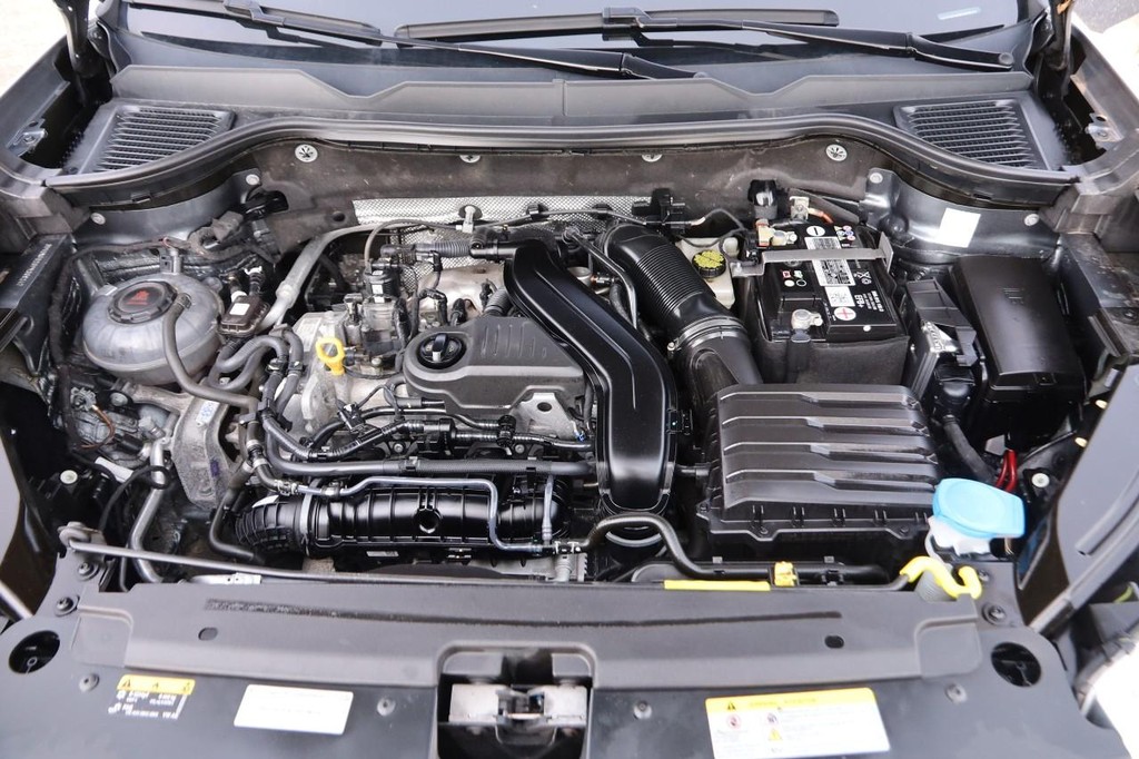 Volkswagen Taos Vehicle Full-screen Gallery Image 25