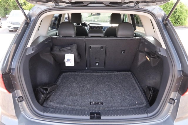Volkswagen Taos Vehicle Image 07