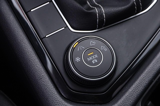 Volkswagen Taos Vehicle Image 17