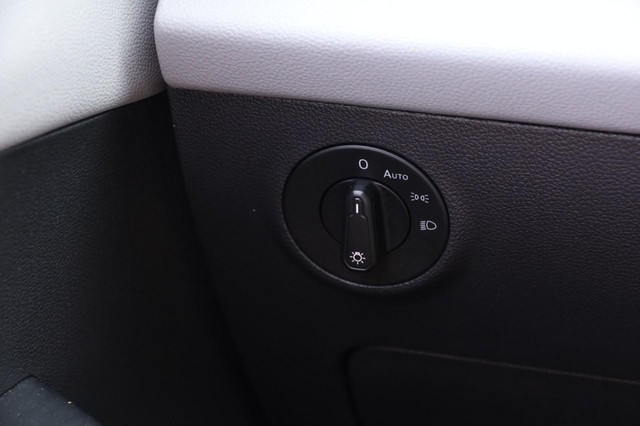 Volkswagen Taos Vehicle Image 18