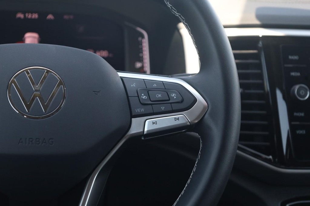 Volkswagen Atlas Vehicle Full-screen Gallery Image 09