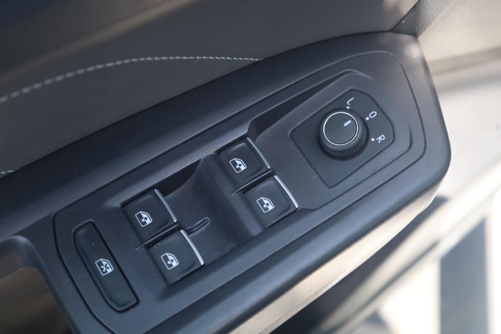 Volkswagen Atlas Vehicle Full-screen Gallery Image 11