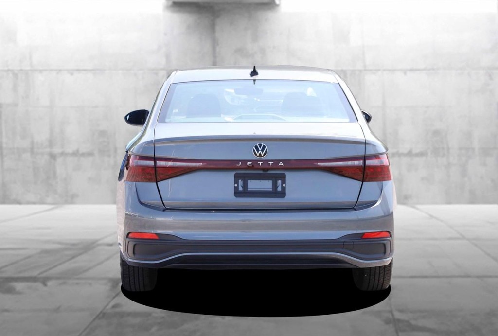 Volkswagen Jetta Vehicle Full-screen Gallery Image 6