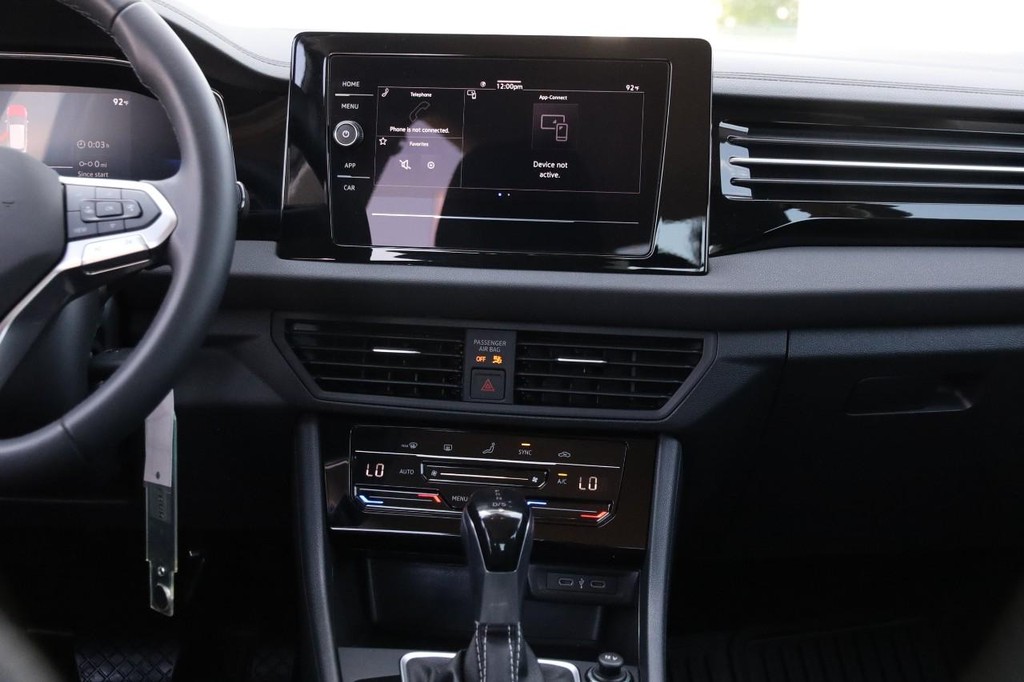 Volkswagen Jetta Vehicle Full-screen Gallery Image 22