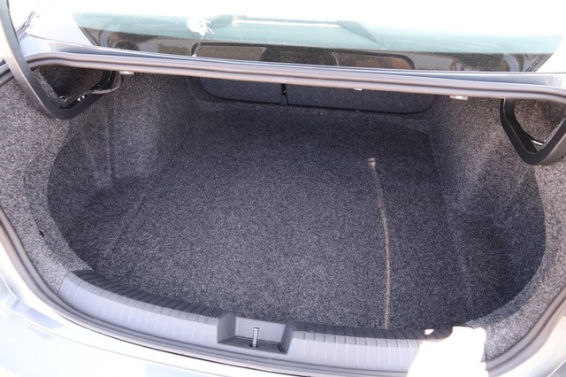 Volkswagen Jetta Vehicle Image 07
