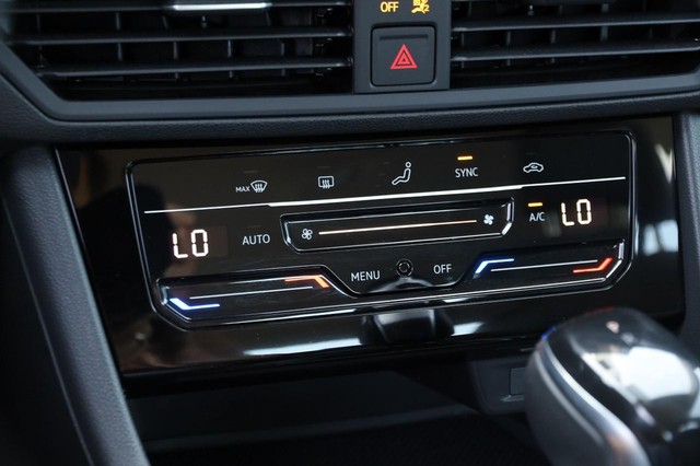 Volkswagen Jetta Vehicle Image 16