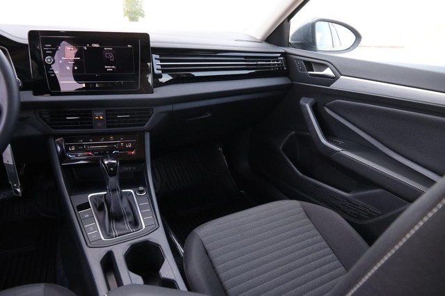 Volkswagen Jetta Vehicle Image 23