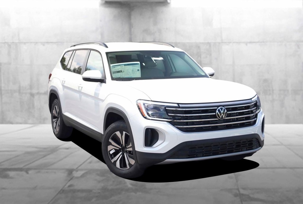 Volkswagen Atlas Vehicle Full-screen Gallery Image 2