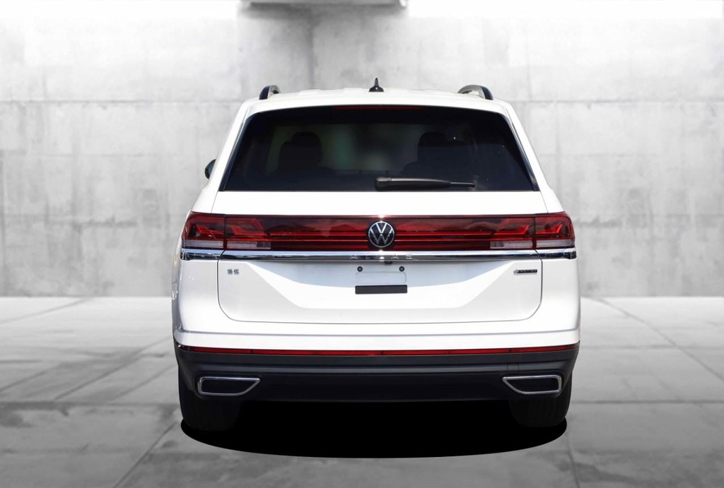 Volkswagen Atlas Vehicle Full-screen Gallery Image 6