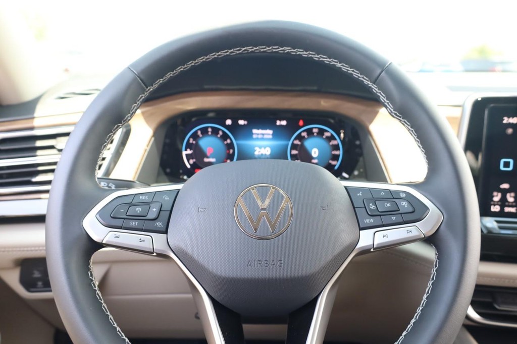 Volkswagen Atlas Vehicle Full-screen Gallery Image 8