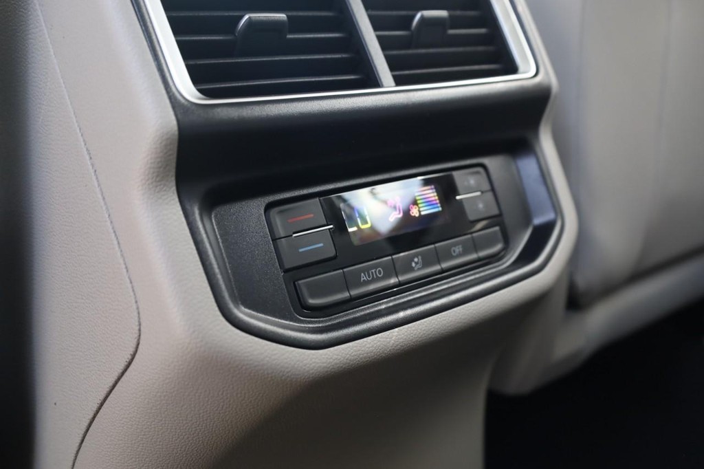 Volkswagen Atlas Vehicle Full-screen Gallery Image 20