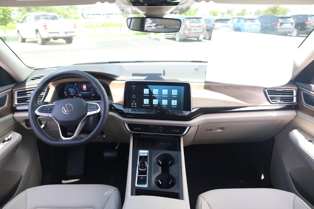 Volkswagen Atlas Vehicle Full-screen Gallery Image 22