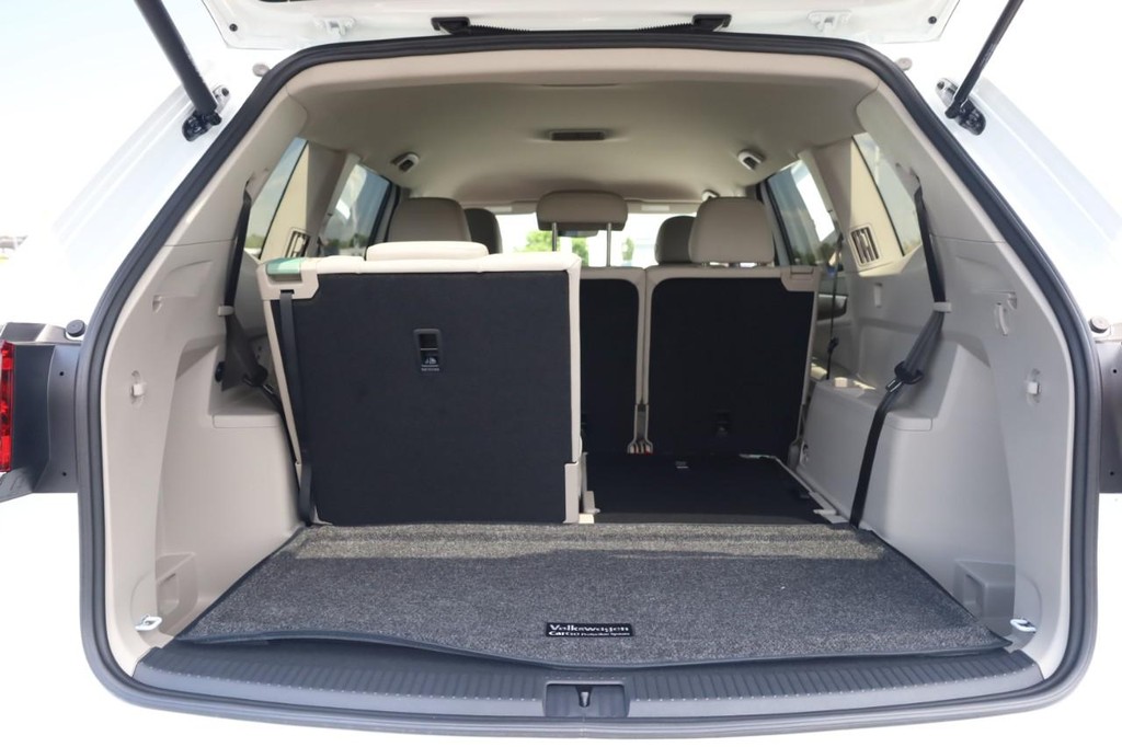 Volkswagen Atlas Vehicle Full-screen Gallery Image 25