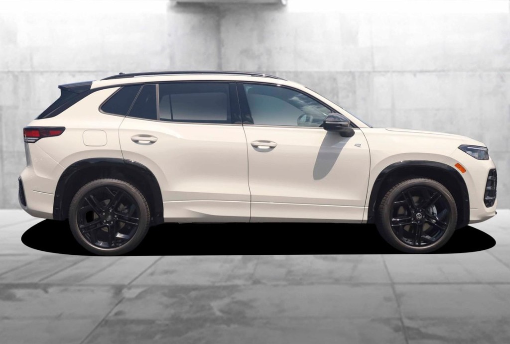 Volkswagen Tiguan Vehicle Full-screen Gallery Image 5
