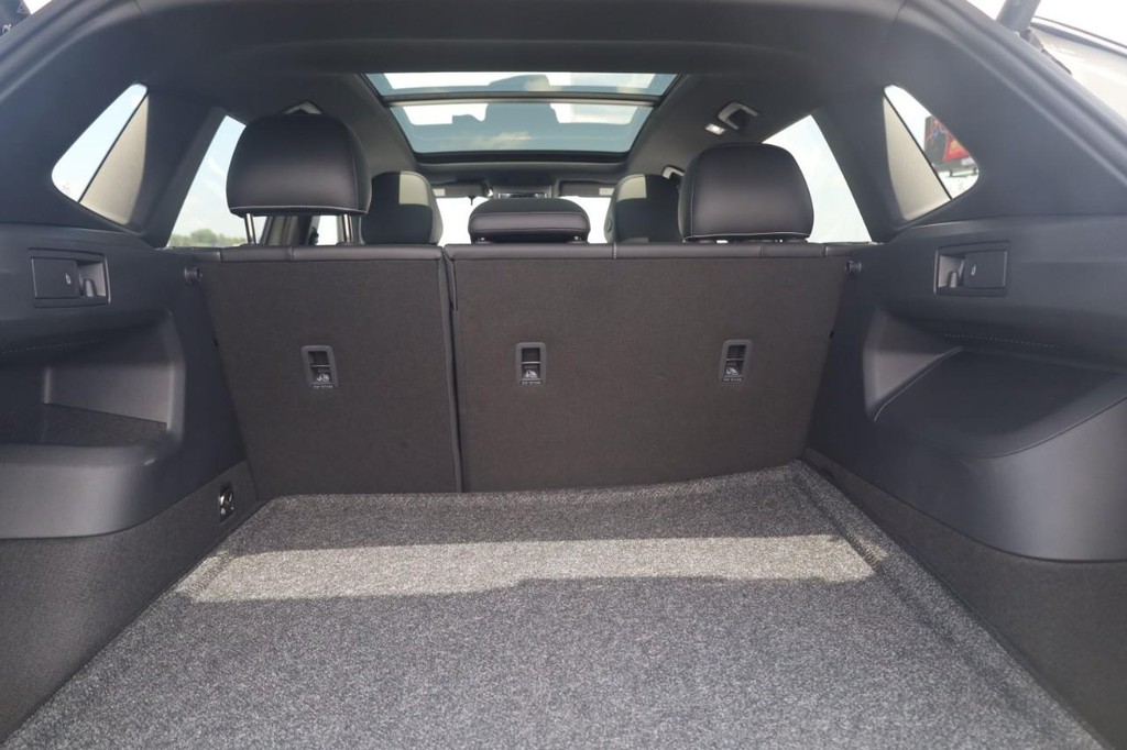 Volkswagen Tiguan Vehicle Full-screen Gallery Image 21