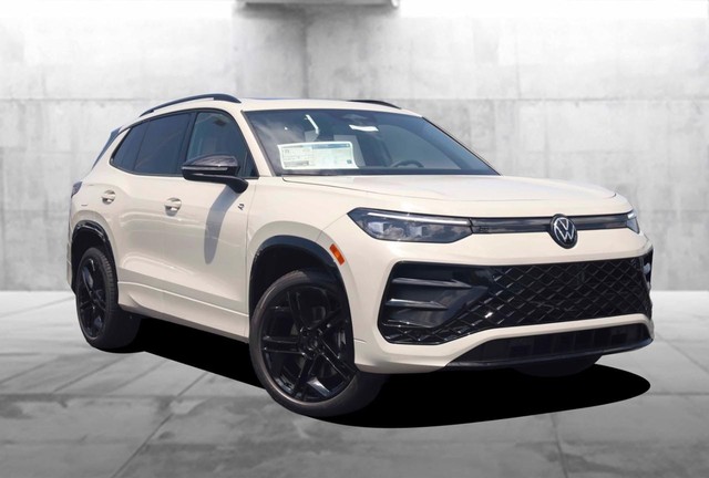 Volkswagen Tiguan Vehicle Image 02