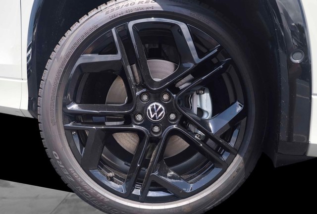 Volkswagen Tiguan Vehicle Image 03