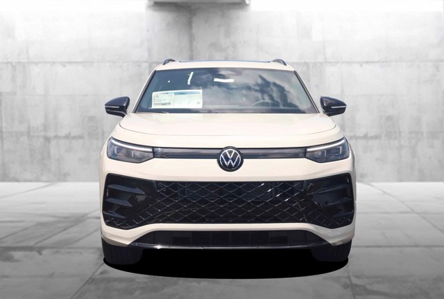 Volkswagen Tiguan Vehicle Image 04