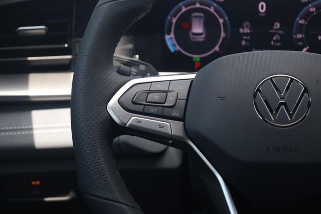 Volkswagen Tiguan Vehicle Image 10