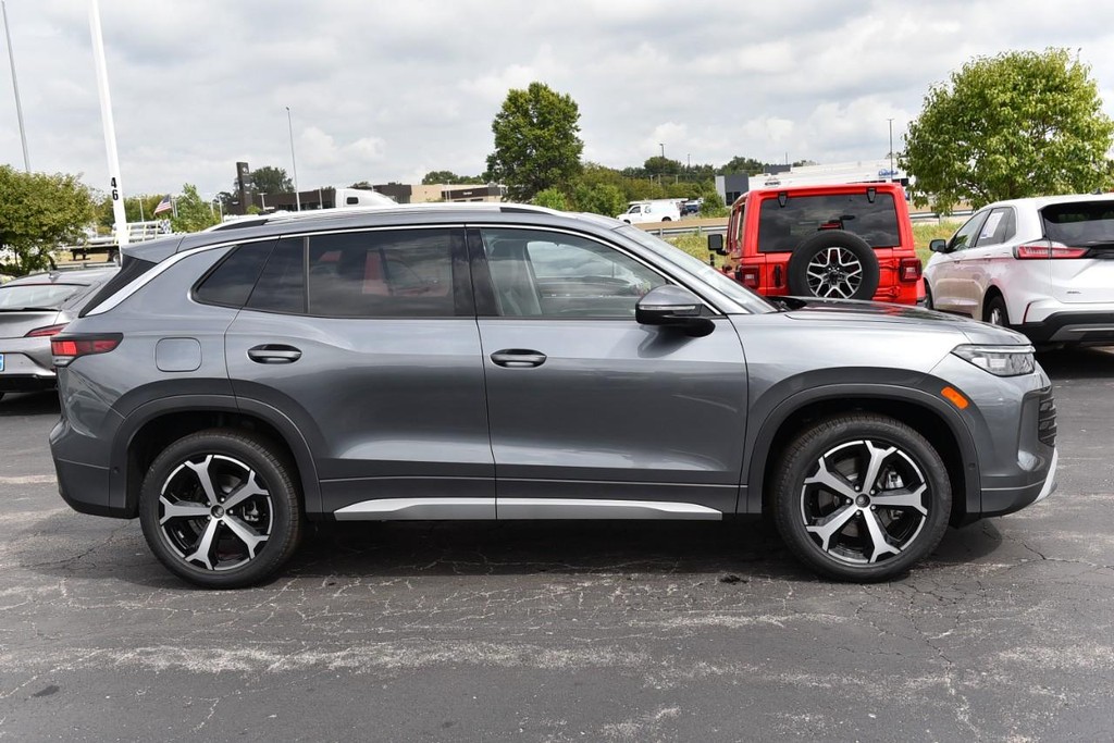 Volkswagen Tiguan Vehicle Full-screen Gallery Image 5