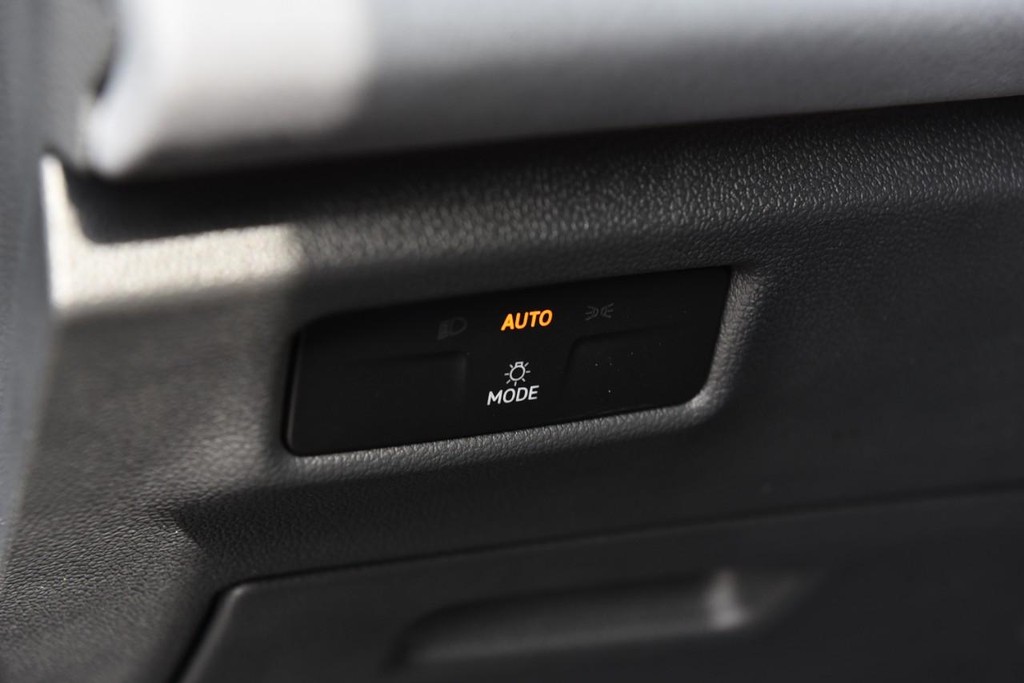 Volkswagen Tiguan Vehicle Full-screen Gallery Image 11