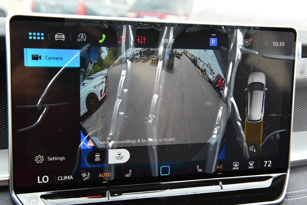Volkswagen Tiguan Vehicle Full-screen Gallery Image 14
